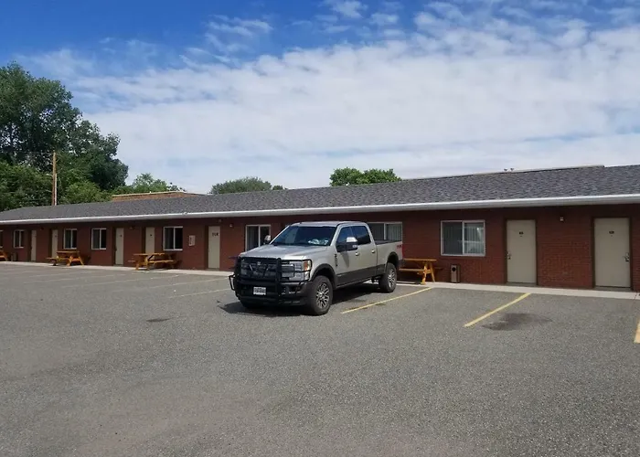 Cody Legacy Inn&Suites
